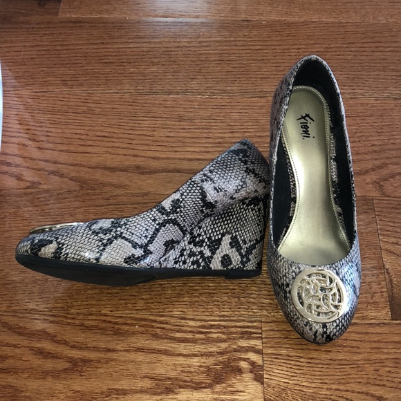 Women’s dress shoe wedges - Picture 3 of 6